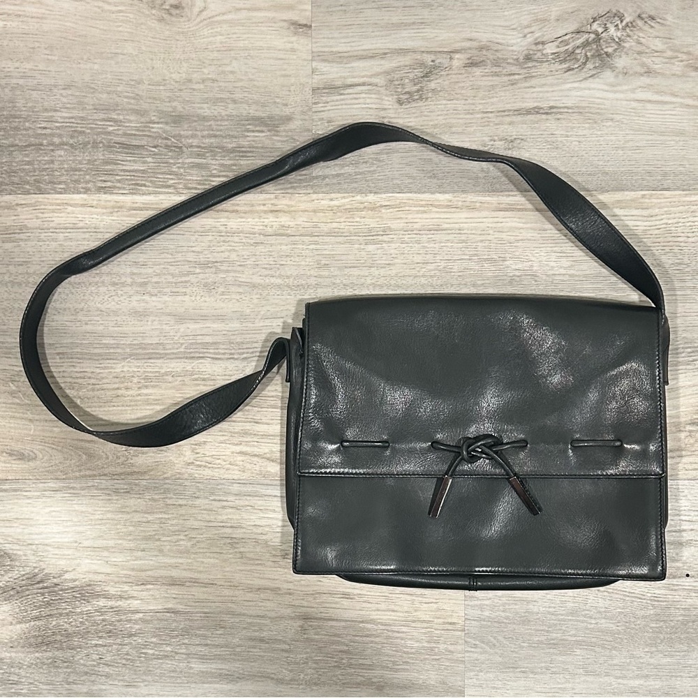Vintage Liz Claiborne Genuine Leather Shoulder Bag Black Cowhide Handbag Purse
